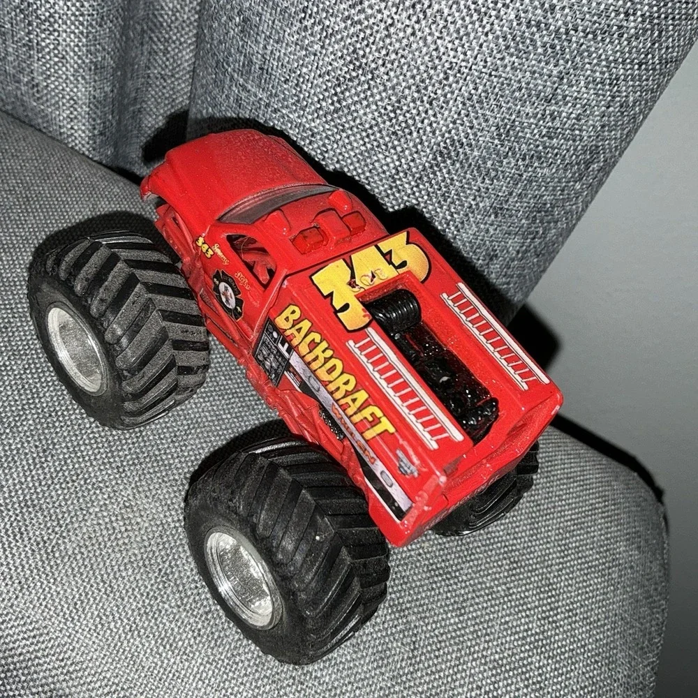 Hot Wheels Monster Jam Backdraft Fire Truck Red Diecast 1:64 Scale Rare‎ 2012